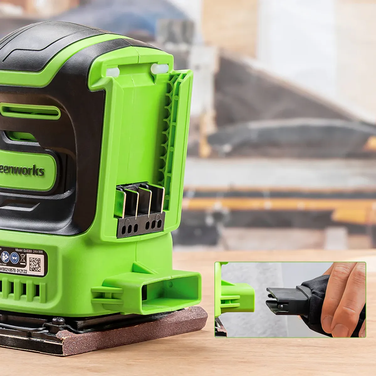Greenworks 24V juðari – rafhlöðutengi og rykpoki sýnd