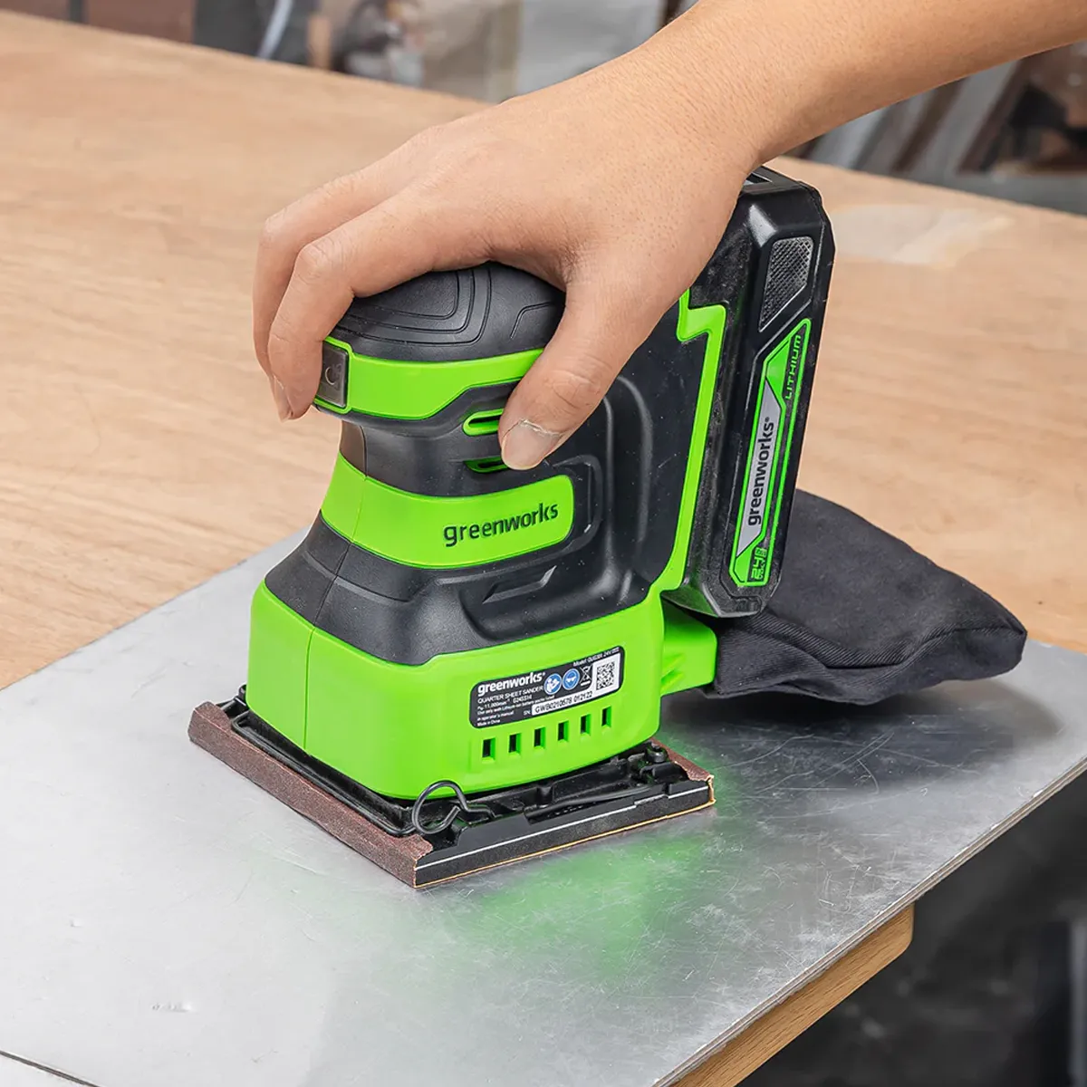 Greenworks 24V juðari – málmplata slípuð
